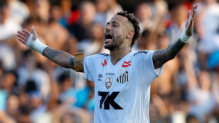 Neymar segue com futuro incerto no Santos para 2026