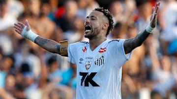 Neymar deve retornar ao time do Santos contra o Velo Clube