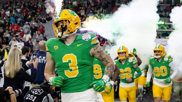 Oregon Ducks tight end Terrance Ferguson (3) against the Liberty Flames during the 2024 Fiesta Bowl at State Farm Stadium