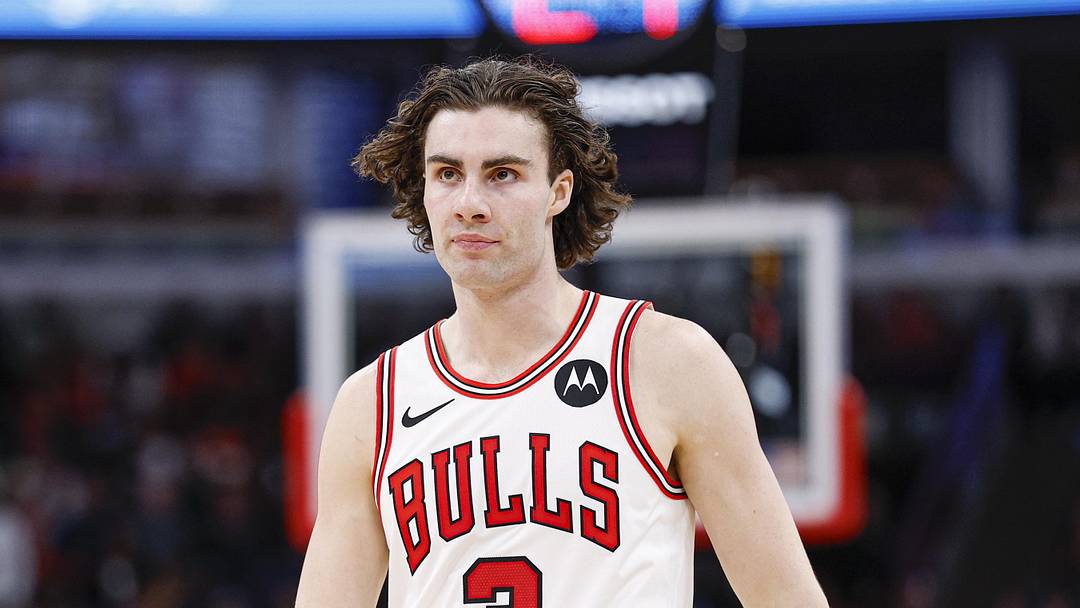 Nov 4, 2025; Chicago, Illinois, USA; Chicago Bulls guard Josh Giddey (3) reacts during the second half at United Center. Mandatory Credit: Kamil Krzaczynski-Imagn Images