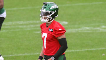 NY Jets quarterback Justin Fields