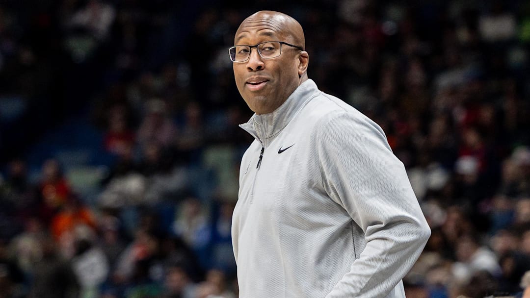 Dec 29, 2025; New Orleans, Louisiana, USA;  New York Knicks Head Coach Mike Brown react to a play against the New Orleans Pelicans during the first half at Smoothie King Center. Mandatory Credit: Stephen Lew-Imagn Images