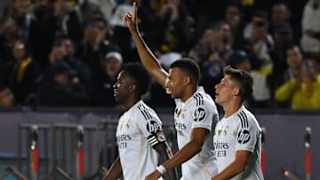 Francês anotou um nat-trick no Cazaquistão