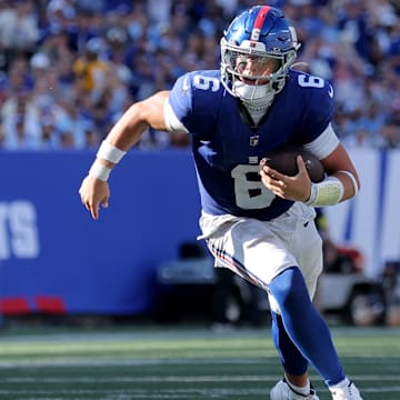 New York Giants quarterback Jaxson Dart is a solid prop target in Week 6. 