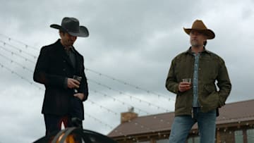 RANSOM CANYON. (L to R) Eoin Macken as Davis and Josh Duhamel as Staten in Episode 106 of Ransom Canyon