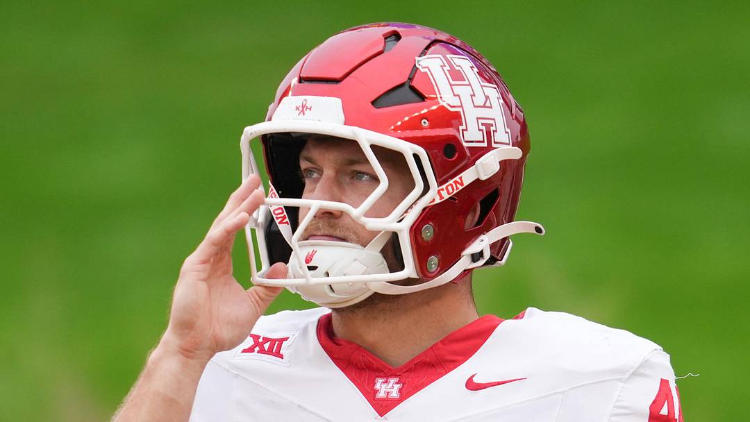 Houston Cougars running back Dean Connors. Houston Cougars running back Dean Connors.