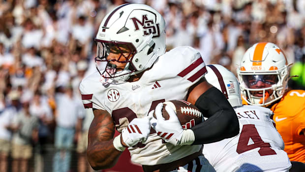 Mississippi State Bulldogs running back Fluff Bothwell (24) runs with the ball against the Tennessee Volunteers