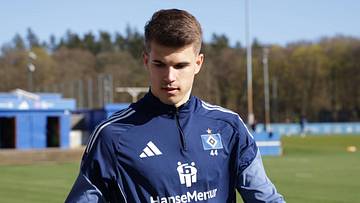Luka Vuskovic trainiert wieder mit dem Ball Luka Vuskovic trainiert wieder mit dem Ball
