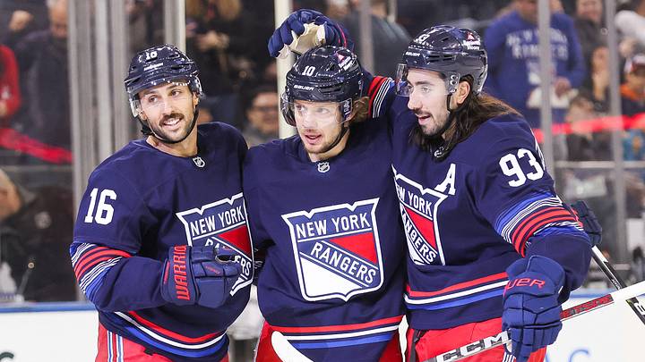 New York Islanders v New York Rangers