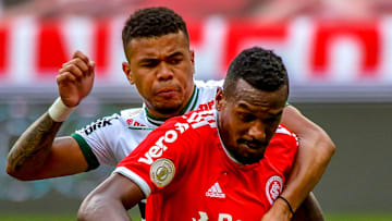 Internacional e Coritiba estão separados por seis pontos na tabela de classificação do Brasileirão