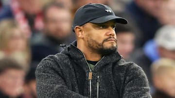 Vincent Kompany erteilt Lennart Karl einen kleinen Rüffel Vincent Kompany erteilt Lennart Karl einen kleinen Rüffel