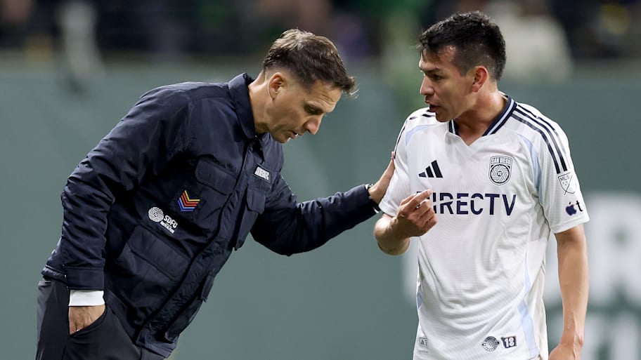 Mickey Varas, Hirving Lozano