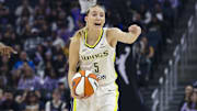 Jul 25, 2025; San Francisco, California, USA;  Dallas Wings guard Paige Bueckers (5) gestures against the Golden State Valkyries during the first quarter at Chase Center. Mandatory Credit: John Hefti-Imagn Images