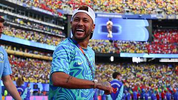 Soll nach einer langwierigen Wadenverletzung im letzten Gruppenspiel auf den Rasen zurückkehren: Neymar Soll nach einer langwierigen Wadenverletzung im letzten Gruppenspiel auf den Rasen zurückkehren: Neymar