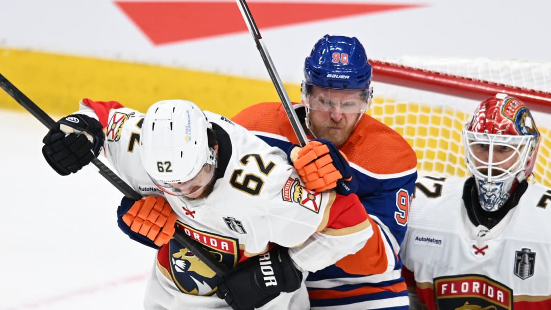 Edmonton Oilers right wing Corey Perry (90)
