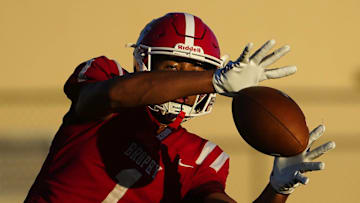 Brophy Prep wide receiver Devin Fitzgerald (1) makes a catch during a practice at Brophy College Prepatory in Phoenix on Sept. 4, 2024.