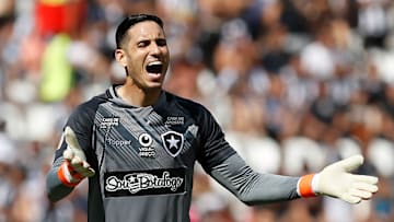 Gatito tem a meta de fechar o gol Alvinegro no Nilton Santos
