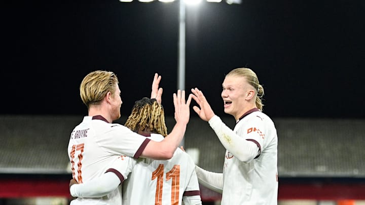 Pep Guardiola sebut kerja sama Erling Haaland dan Kevin De Bruyne menjadi kunci kesuksesan bagi Man City. Pep Guardiola sebut kerja sama Erling Haaland dan Kevin De Bruyne menjadi kunci kesuksesan bagi Man City.