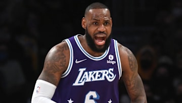 James tuvo otro sensacional juego con los Lakers