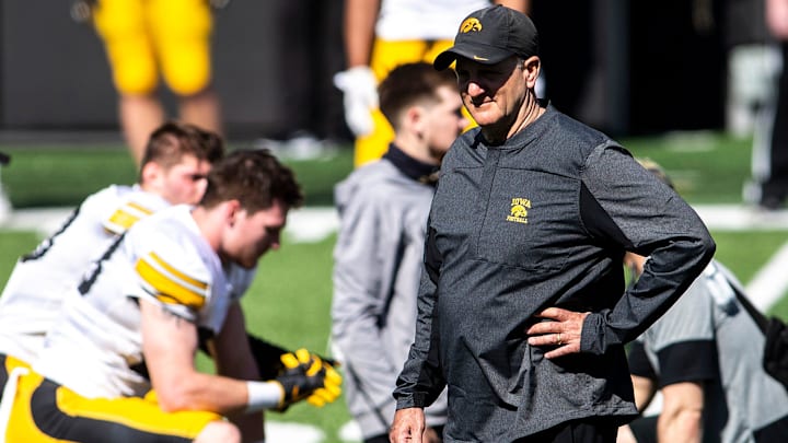 Iowa defensive coordinator Phil Parker watches a play during the final Hawkeyes spring football practice of the season, Saturday, May 1, 2021, at Kinnick Stadium in Iowa City, Iowa.

210501 Ia Spring Fb 041 Jpg