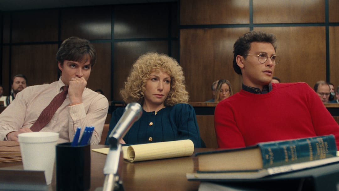Monsters: The Lyle And Erik Menendez Story. (L to R) Nicholas Chavez as Lyle Menendez, Ari Graynor as Leslie Abramson, Cooper Koch as Erik Menendez in episode 209 of Monsters: The Lyle And Erik Menendez Story. Cr. Courtesy Of Netflix © 2024