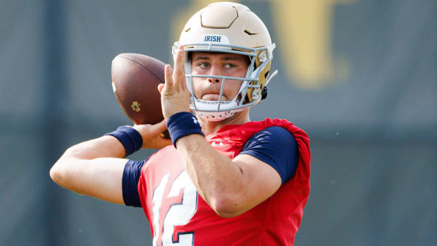 Notre Dame quarterback CJ Carr