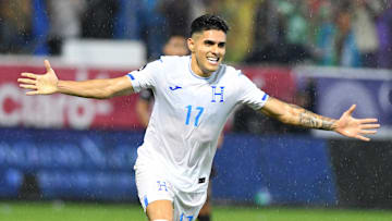 Luis Palma marcó los dos goles del partido Honduras vs. México por la ida de los cuartos de final 