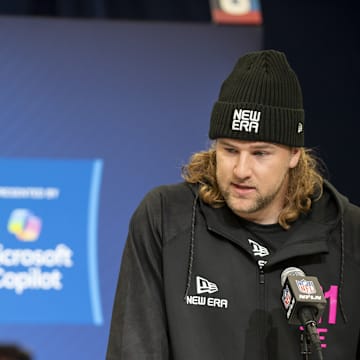 Feb 27, 2025; Indianapolis, IN, USA; Penn St tight end Tyler Warren (TE21) during the 2025 NFL Combine at Lucas Oil Stadium.