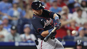 Austin Riley hits a home run