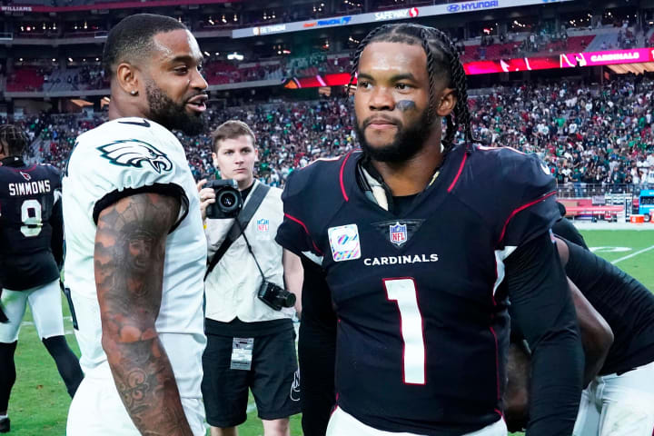 Oct 9, 2022; Phoenix, Arizona, USA; Philadelphia Eagles cornerback Darius Slay (2) talks to Arizona
