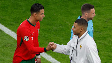 Cristiano Ronaldo y Kylian Mbappé se enfrentaron varias veces en la cancha 