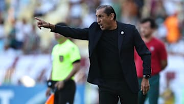 Ramón Díaz é o substituto de António Oliveira no Corinthians Ramón Díaz é o substituto de António Oliveira no Corinthians