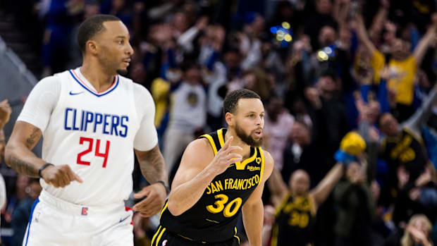 Warriors guard Stephen Curr
