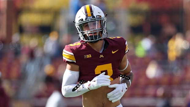 Minnesota Golden Gophers defensive back Koi Perich warms up before the game against the Maryland Terrapins. Matt Krohn-Imagn 