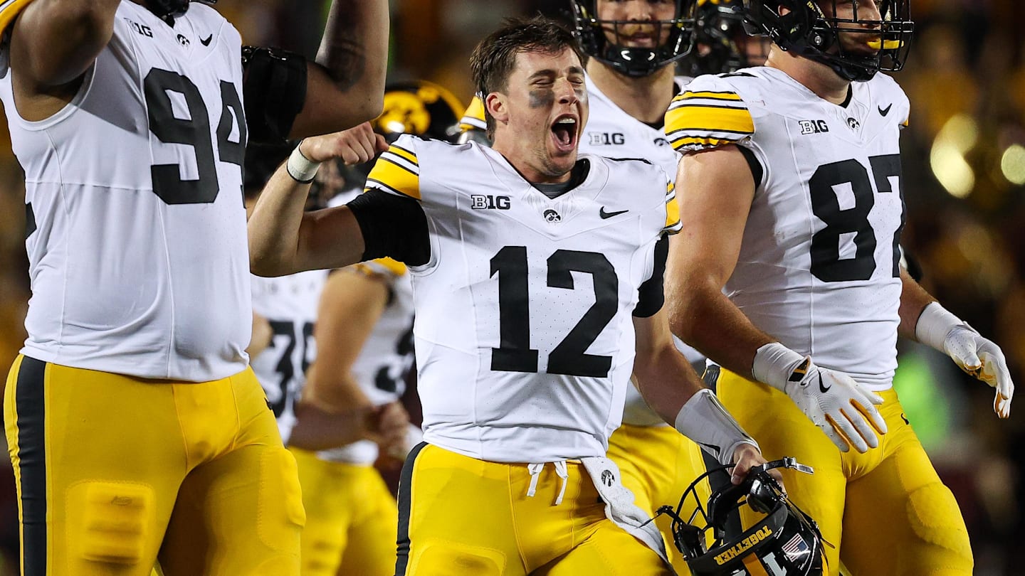 Iowa Hawkeyes QB Reveals Hilarious Response To Surprising Play Iowa Hawkeyes QB Reveals Hilarious Response To Surprising Play