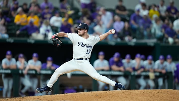 Feb 26, 2025; Arlington, TX, USA; During the game between LSU and Dallas Baptist at Globe Life Field. Mandatory Credit: Chris Jones-Imagn Images Feb 26, 2025; Arlington, TX, USA; During the game between LSU and Dallas Baptist at Globe Life Field. Mandatory Credit: Chris Jones-Imagn Images