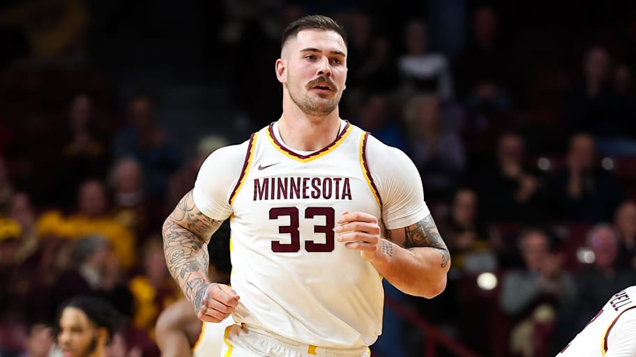 Former Gophers basketball player signs with NFL team's practice squad