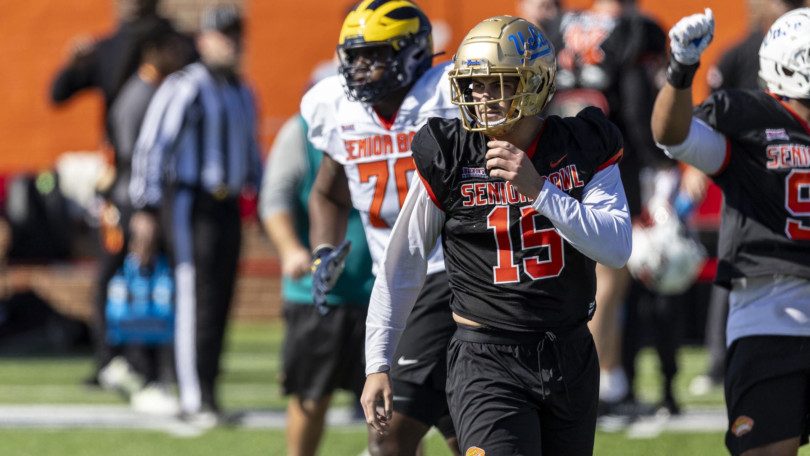 National edge Laiatu Latu of Ucla (15) practices during practice for the Senior Bowl.