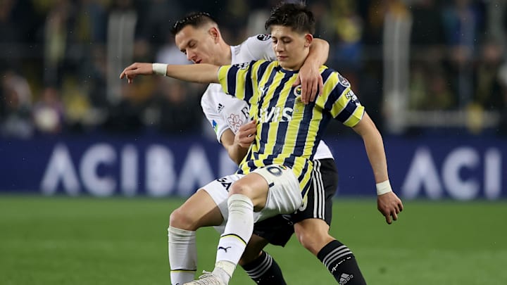 Arda Güler ile Amir Hadziahmetovic arasındaki ikili mücadele