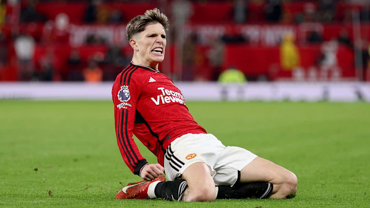 Manchester United v Aston Villa - Premier League