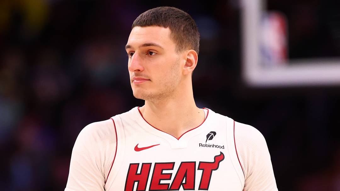 Jan 25, 2026; Phoenix, Arizona, USA; Miami Heat forward Nikola Jovic (5) against the Phoenix Suns at Mortgage Matchup Center. Mandatory Credit: Mark J. Rebilas-Imagn Images Jan 25, 2026; Phoenix, Arizona, USA; Miami Heat forward Nikola Jovic (5) against the Phoenix Suns at Mortgage Matchup Center. Mandatory Credit: Mark J. Rebilas-Imagn Images