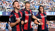L'esultanza di gruppo del Bologna.