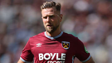 West Ham's striker Niclas Fulkrug wants out. But its a lot easier said than done. 