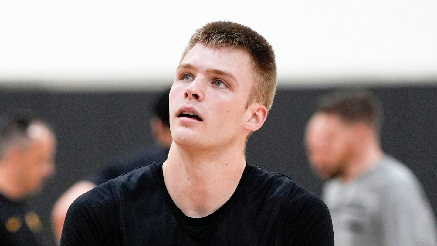 Iowa's Bennett Stirtz Deserves to Be Higher on NBA Draft Boards