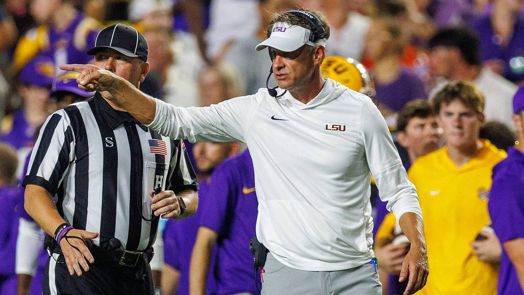 LSU Tigers head coach Lane Kiffin reacts to a play against Clemson Tigers during the first half at Tiger Stadium. LSU Tigers head coach Lane Kiffin reacts to a play against Clemson Tigers during the first half at Tiger Stadium.