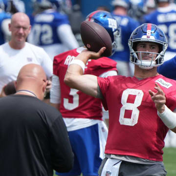East Rutherford, NJ -- Daniel Jones and head coach Brian Daboll at the NY Giants Mandatory Minicamp at their practice facility in East Rutherford, NJ.