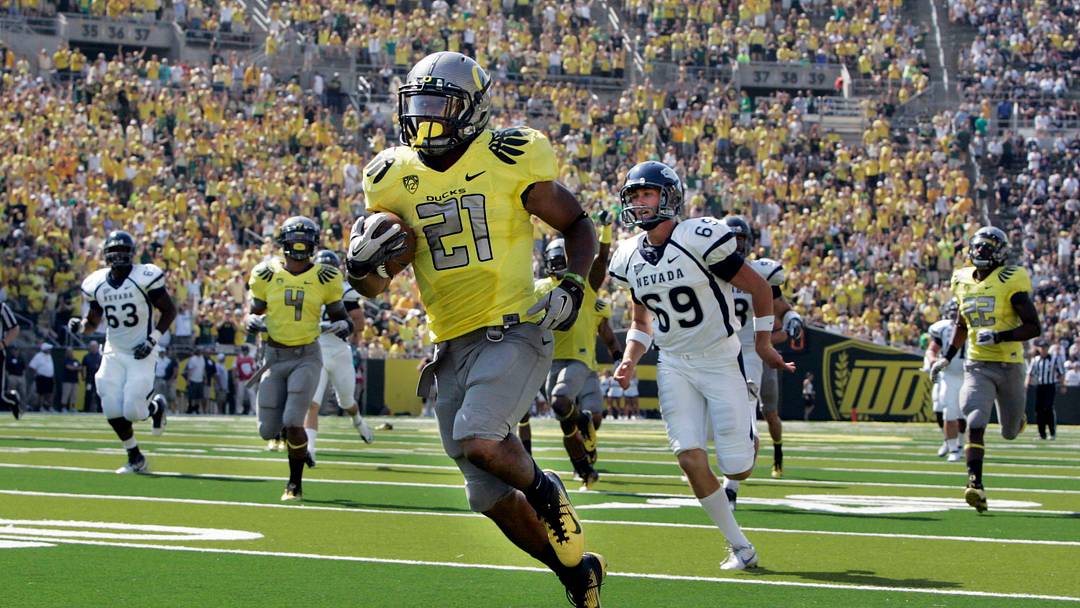 A 5-9 running back with stunning quickness from Texarkana, Texas, LaMichael James won the Doak Walker Award in 2010 with 1,731 yards and 21 touchdowns. The Ducks have their sights set on another Texas product for the 2027 class, five-star Richmond, Texas phenom Landen Williams-Callis.