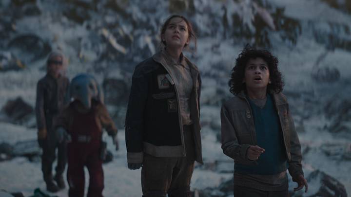 (L-R) KB (Kyriana Kratter), Neel (Robert TImothy Smith), Fern (Ryan Kiera Armstorng) and Wim (Ravi Cabot-Conyers) in Lucasfilm’s STAR WARS: SKELETON CREW, exclusively on Disney+. Photo courtesy of Lucasfilm. ©2024 Lucasfilm Ltd. & TM. All Rights Reserved.