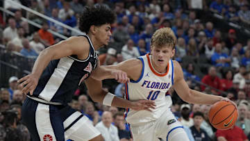 Florida Gators forward Thomas Haugh shined with 27 points against Arizona.