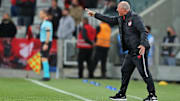 O técnico Felipão levou o time da lanterna do Grupo B para a vice-liderança e busca classificação na noite desta quinta